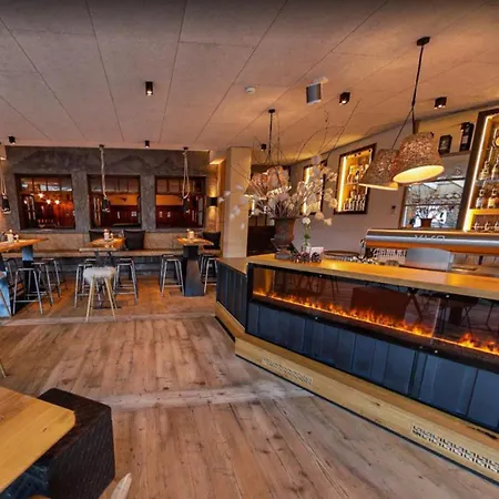 Feuriger Tatzlwurm Hotel