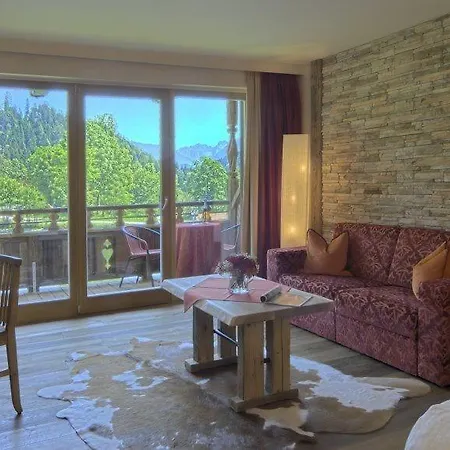 Hotel Feuriger Tatzlwurm